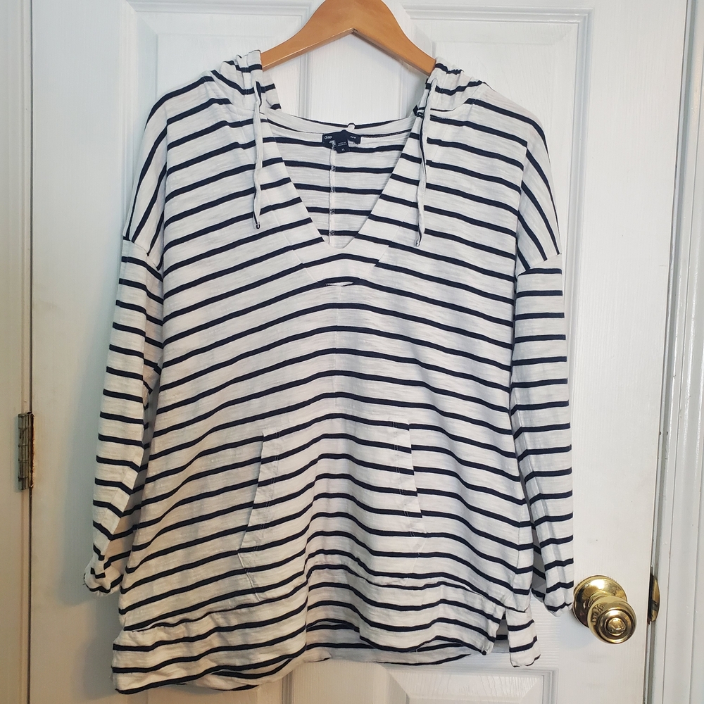 GAP | Black and White Striped Top